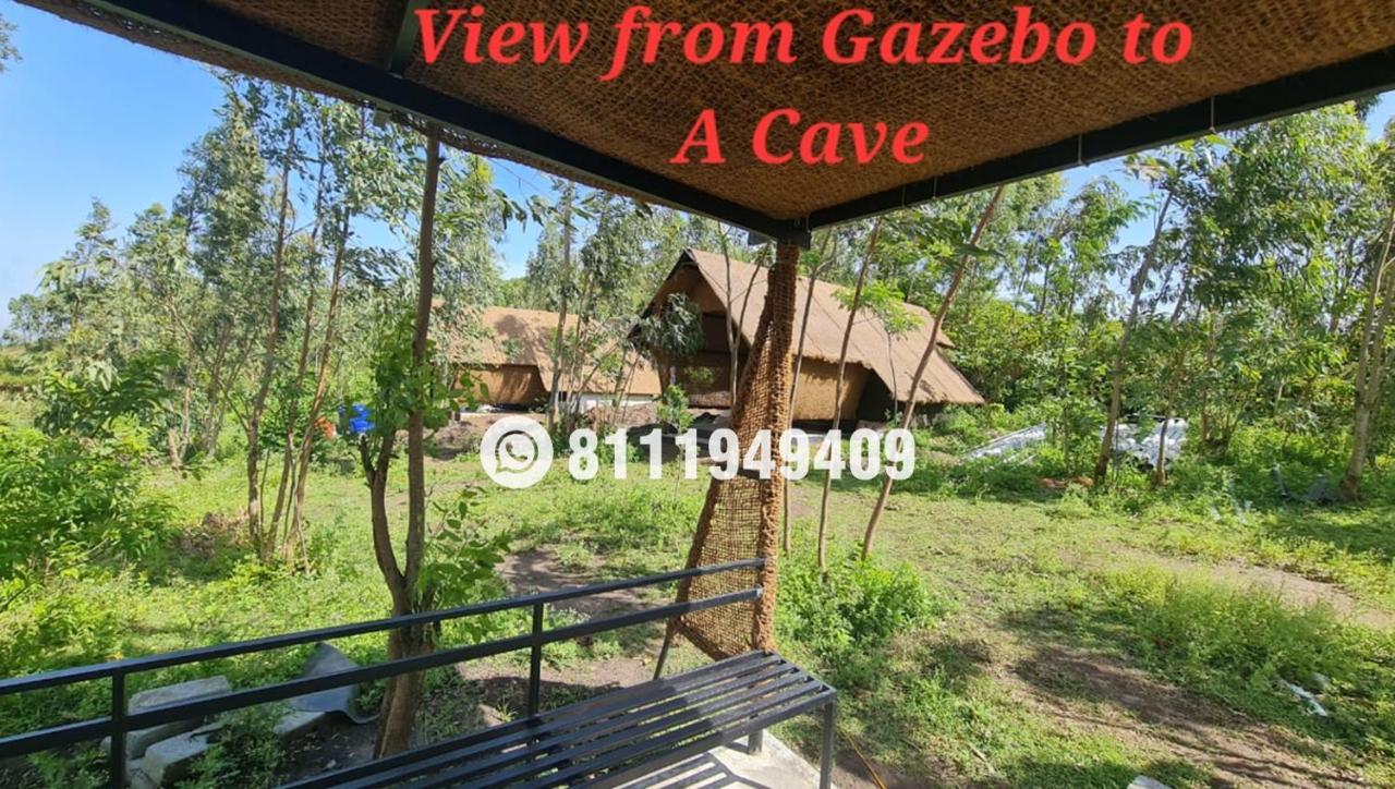 Shining Caves * Varagampadi